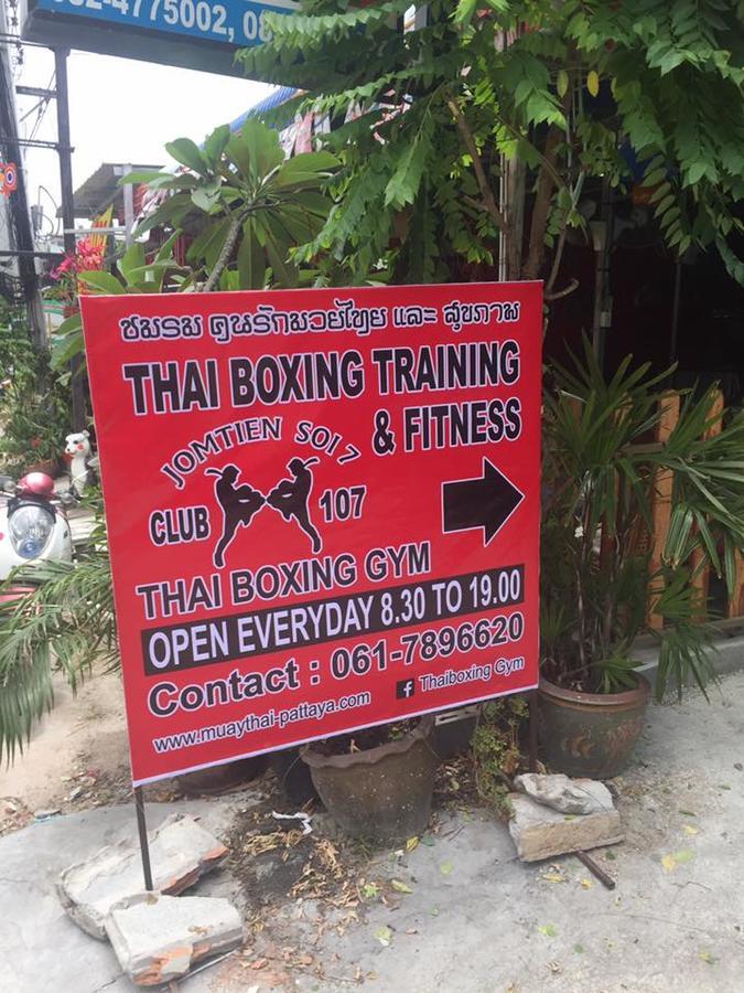 Muay Thai Hostel Club 107 Jomtien Beach Exteriör bild
